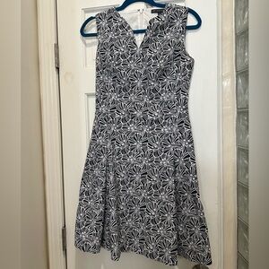 Like new Brooks Brothers 346 Blue Ivory Floral Sleeveless A-Line dress $150 MSRP